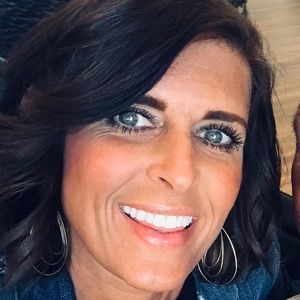 Meet your Posher, Stefoni